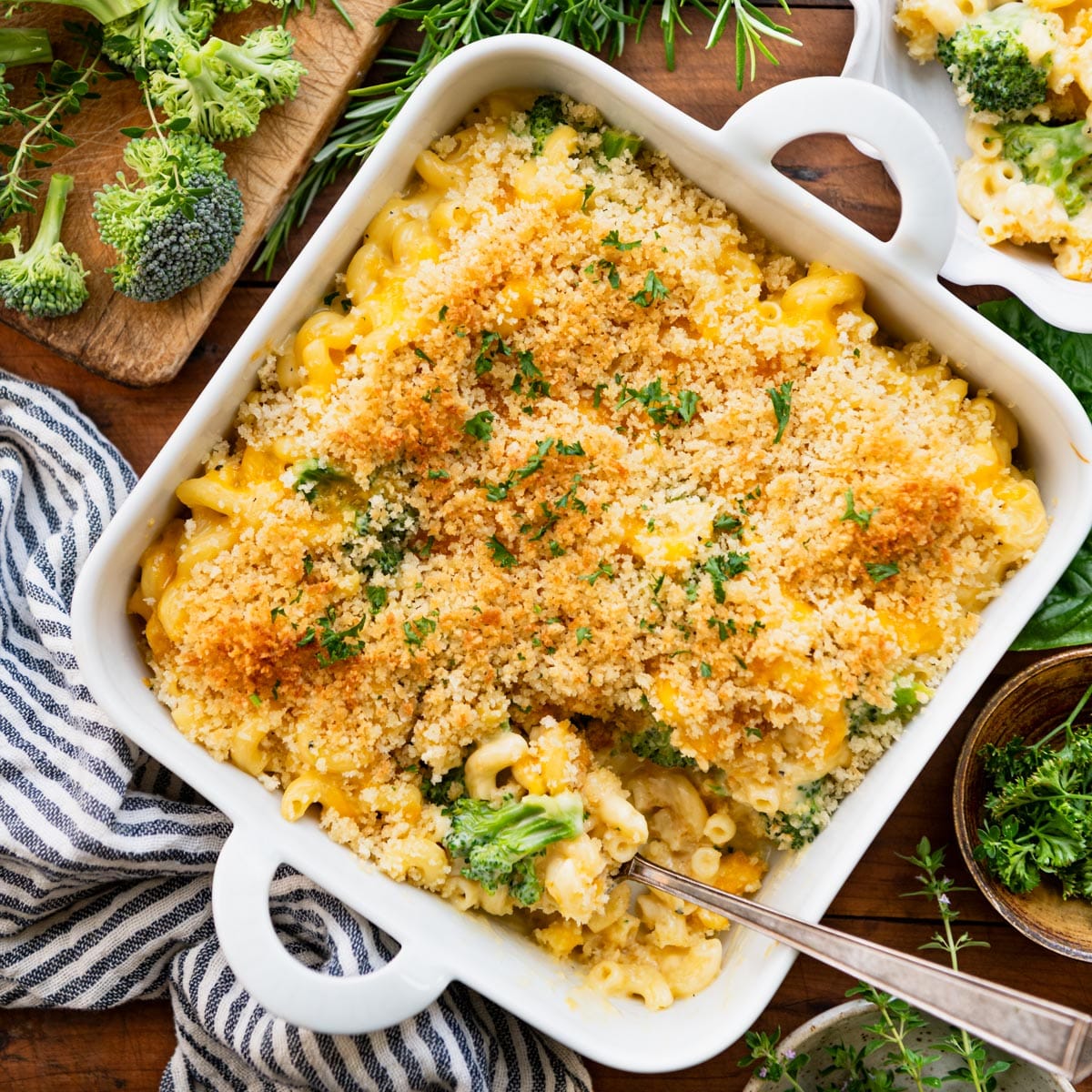 Homemade Creamy Broccoli Mac and Cheese Bake